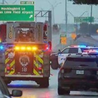 Sparatoria a Dallas, colpiti tre migranti detenuti in ufficio Ice: un morto, il cecchino si è suicidato
