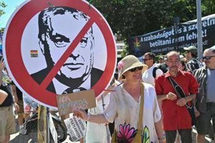 Pride a Budapest, ira Orban: &quot;Spettacolo ripugnante ordinato da Bruxelles&quot;