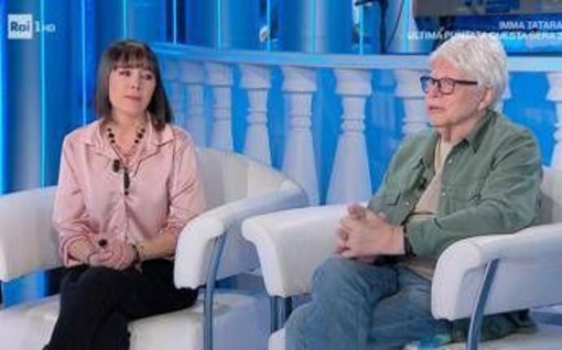 Sandro Giacobbe a Domenica In: &quot;Non posso camminare, sto sulla carrozzina&quot;. E toglie la parrucca