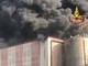 Incendio in industria chimica di Caivano, rischio diossina: scuole chiuse in diversi comuni
