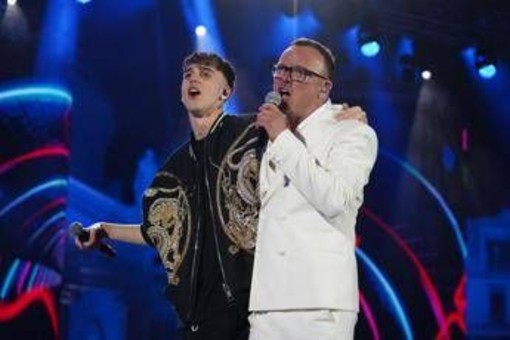 LDA, la promessa a Verissimo: &quot;Sarà difficile ma supererò mio padre Gigi D'Alessio&quot;