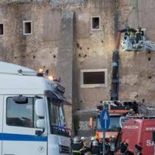 Crollo Torre dei Conti a Roma, Smeriglio: "Prima salvare operaio, poi, valutazioni tecniche su cause" Crollo Torre dei Conti a Roma, Smeriglio: "Prima salvare operaio, poi, valutazioni tecniche su cause"
