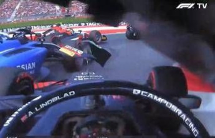 Incidente in Formula 2 Austria, paura per Meguetounif: si ribalta due volte - Video