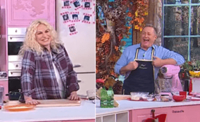 È sempre mezzogiorno, il siparietto sul 'cappone': la richiesta di Clerici manda in tilt Persegani È sempre mezzogiorno, il siparietto sul 'cappone': la richiesta di Clerici manda in tilt Persegani