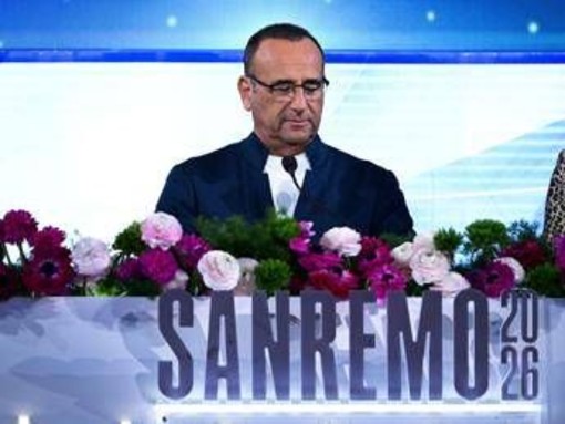 Carlo Conti replica a Gassmann: "Equivoco, nessun divieto per i parenti sul palco" Carlo Conti replica a Gassmann: "Equivoco, nessun divieto per i parenti sul palco"