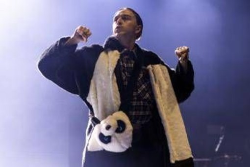 Tommy Cash: &quot;Mi ispiro a Pavarotti e con Tony Effe ho preso un caffè&quot;