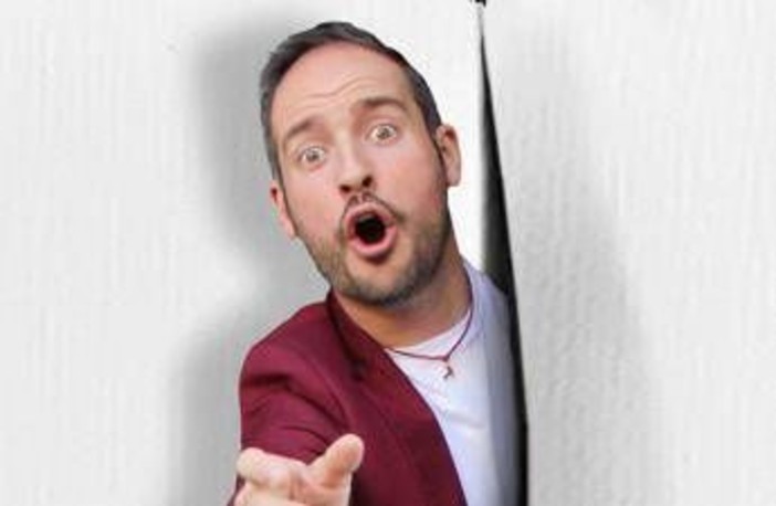 Filippo Caccamo è 'Fuori di tela': "Storia dell'arte spesso incomprensibile, invece può far ridere" Filippo Caccamo è 'Fuori di tela': "Storia dell'arte spesso incomprensibile, invece può far ridere"