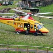 Cammina sul ciglio della strada e precipita in un dirupo, morta 58enne in Trentino Cammina sul ciglio della strada e precipita in un dirupo, morta 58enne in Trentino