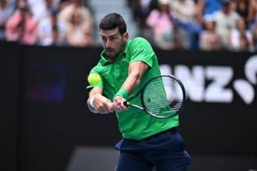 Djokovic sorride: "Grazie Sinner per avermi fatto vincere un match. Alcaraz? Spero di avere ancora benzina..."