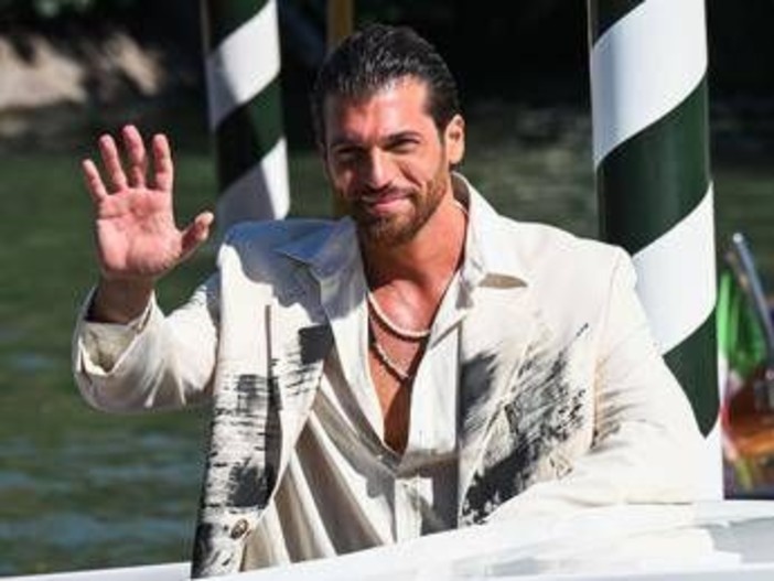 Can Yaman, chi è la star delle soap turche arrestato per droga