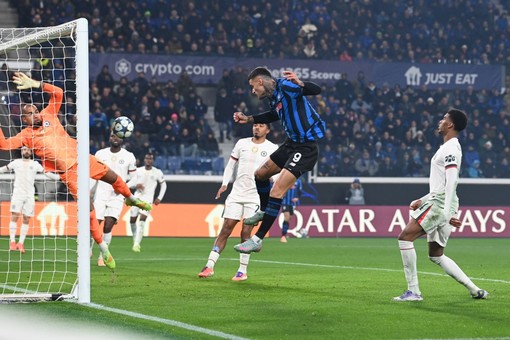 Scamacca e De Ketelaere, l’Atalanta batte il Chelsea in rimonta Scamacca e De Ketelaere, l’Atalanta batte il Chelsea in rimonta