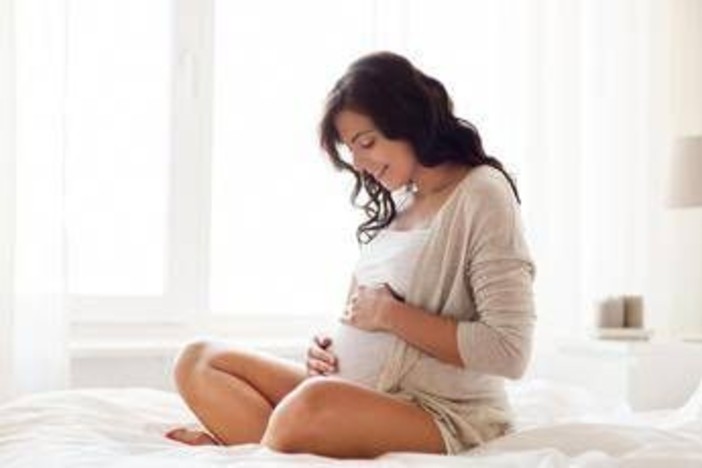 Natalità, dallo smog al clima: tutti gli effetti sulla fertilità
