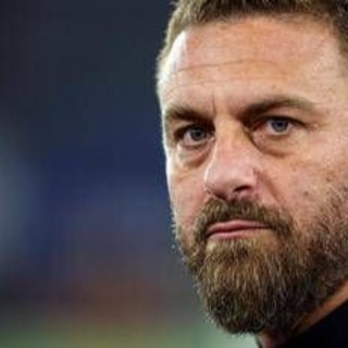 C'è l'accordo: De Rossi è il nuovo allenatore del Genoa, domani primo allenamento C'è l'accordo: De Rossi è il nuovo allenatore del Genoa, domani primo allenamento