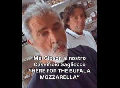 Mel Gibson nel casertano, l'attore pazzo per la mozzarella di bufala