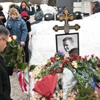 Navalny avvelenato? Il Cremlino: "Tesi infondata" Navalny avvelenato? Il Cremlino: "Tesi infondata"