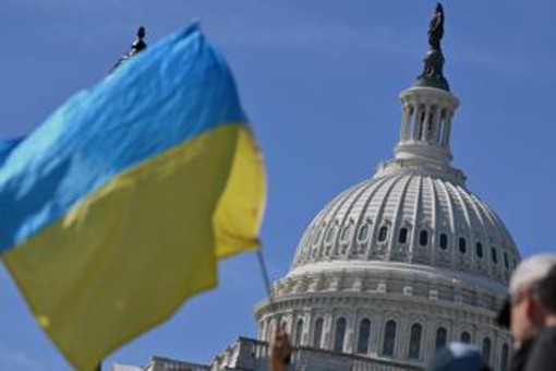 Ucraina, Congresso Usa approva pacchetto aiuti. Biden: &quot;Armi a Kiev già questa settimana&quot;