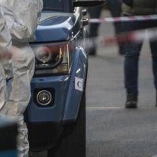 Torino, madre e figlia trovate morte in casa: omicidio-suicidio tra ipotesi Torino, madre e figlia trovate morte in casa: omicidio-suicidio tra ipotesi