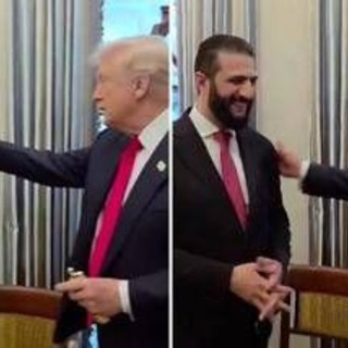 Trump regala il suo profumo a al-Sharaa: &quot;Per te e tua moglie. Quante ne hai?&quot;