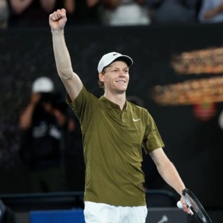 Sinner travolge Shelton, sarà semifinale contro Djokovic a Melbourne