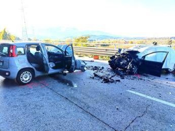 Chieti, incidente frontale sulla statale: tre donne morte Chieti, incidente frontale sulla statale: tre donne morte