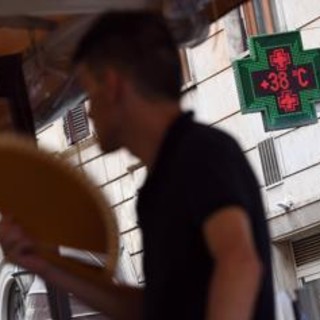 Caldo record verso il picco, terza ondata tra temporali al Nord e oltre 40°C al Sud: previsioni meteo Caldo record verso il picco, terza ondata tra temporali al Nord e oltre 40°C al Sud: previsioni meteo
