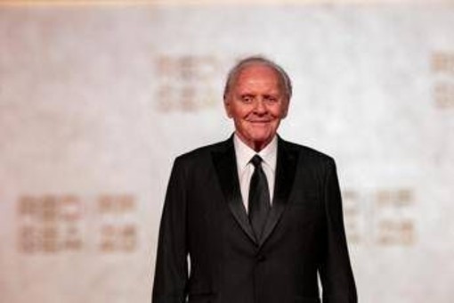 Anthony Hopkins, 50 anni di sobrietà. Il messaggio per chi lotta: "Scegliete la vita" Anthony Hopkins, 50 anni di sobrietà. Il messaggio per chi lotta: "Scegliete la vita"