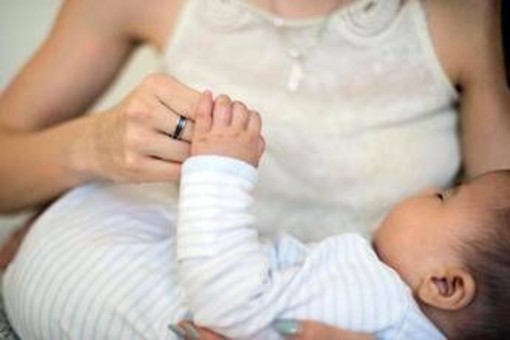 Manovra, la bozza: bonus mamme aumenta a 60 euro al mese Manovra, la bozza: bonus mamme aumenta a 60 euro al mese