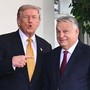 Trump accoglie Orban alla Casa Bianca: "Incontro con Putin? C'è sempre una possibilità" Trump accoglie Orban alla Casa Bianca: "Incontro con Putin? C'è sempre una possibilità"