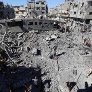 Nuovi raid a Gaza: &quot;Almeno 35 morti&quot;. Fonti: &quot;Israele non ha ancora deciso sulla tregua&quot;