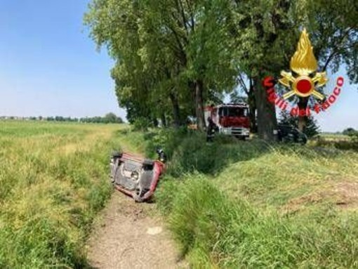 Scontro tra auto e ambulanza nel Lodigiano, 8 feriti: grave bimbo di tre anni