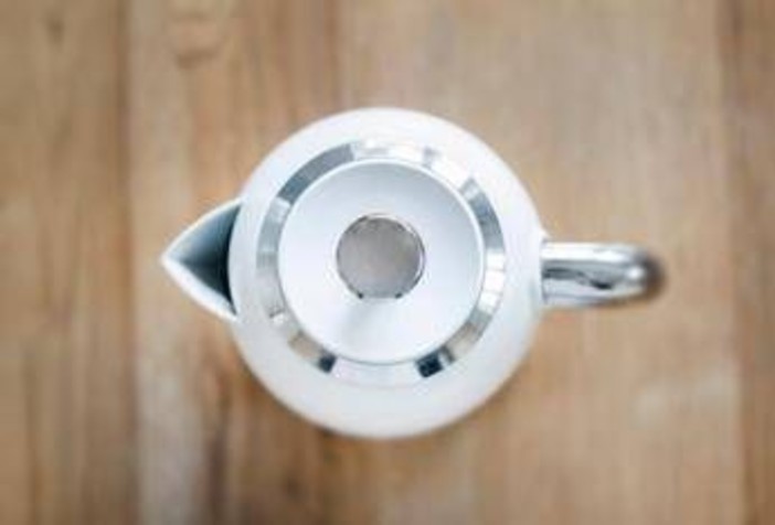 Bollitore elettrico, come usarlo risparmiando energia e tempo