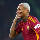 Wesley-gol, all’Olimpico la Roma piega il Como 1-0 Wesley-gol, all’Olimpico la Roma piega il Como 1-0