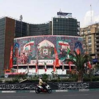 Iran, Pasdaran: "Attacco a centrali elettriche Israele e Golfo se colpiscono le nostre". Forti esplosioni in tutto il Paese, danni a ospedale - La diretta Iran, Pasdaran: "Attacco a centrali elettriche Israele e Golfo se colpiscono le nostre". Forti esplosioni in tutto il Paese, danni a ospedale - La diretta