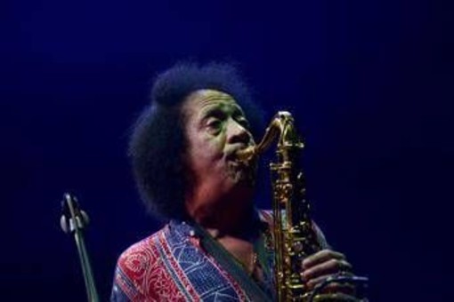 James Senese ricoverato in terapia intensiva per forte polmonite