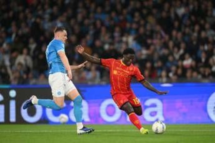 Napoli-Lecce, Banda si accascia a terra per un malore. Cos'è successo