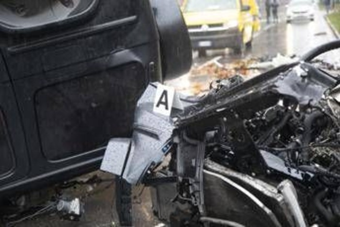 Scontro mortale suv-auto a Milano, due indagati per omicidio stradale Scontro mortale suv-auto a Milano, due indagati per omicidio stradale