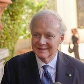 Intesa Sanpaolo, Lucchini: "Lo spot mostra i nostri valori, la banca è vicina alle persone e alle piccole e grandi imprese" Intesa Sanpaolo, Lucchini: "Lo spot mostra i nostri valori, la banca è vicina alle persone e alle piccole e grandi imprese"