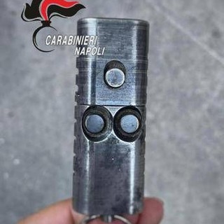 Il portachiavi diventa una pistola e spara, la scoperta de Carabinieri a Napoli