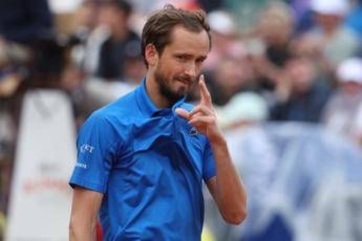 Il solito Medvedev: fischi del pubblico di Roma, poi il botta e risposta - Video