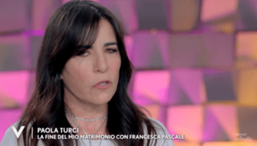Paola Turci, la molestia a 13 anni e la separazione da Pascale: "Potevo evitare di sposarmi"
