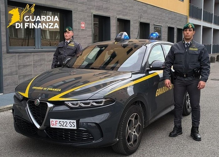 Sequestrati 162 Kg di droga e 120 mila euro, 14 arresti a Padova Sequestrati 162 Kg di droga e 120 mila euro, 14 arresti a Padova