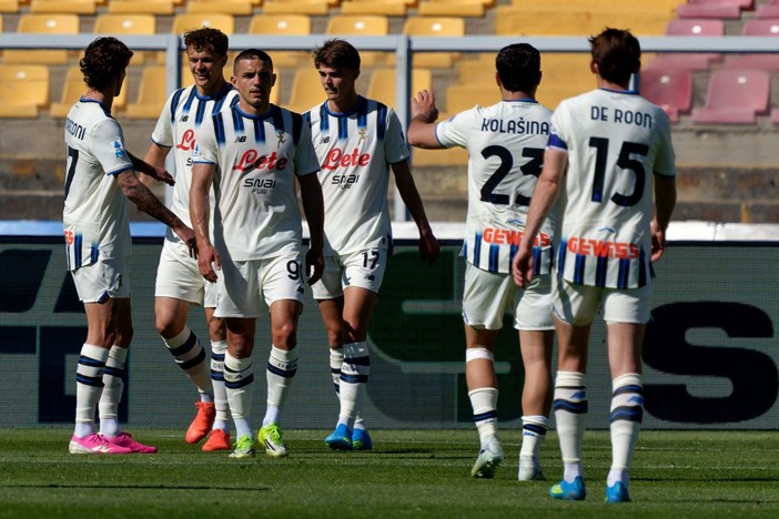 L’Atalanta vince a Lecce e accorcia su Como e Roma