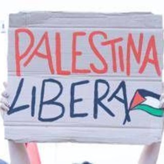 Roma, partito il corteo per Gaza: &quot;Blocchiamo tutto, Palestina libera&quot;
