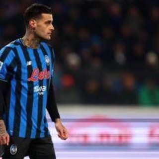 Atalanta-Roma, gol di Scalvini e Scamacca e doppio check Var tra le proteste giallorosse. Cos'è successo