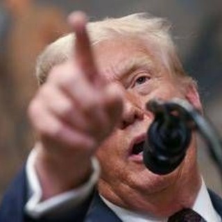 Groenlandia, Trump insiste: "Ne abbiamo bisogno". La replica: "Adesso basta"