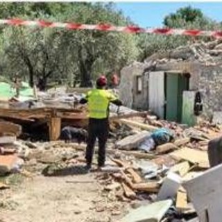 Viterbo, esplode villetta a Bolsena: morto un 67enne Viterbo, esplode villetta a Bolsena: morto un 67enne