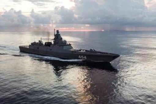 Russia, la flotta fantasma e il 'caso' Isole Cook: così Mosca e Teheran eludono le sanzioni