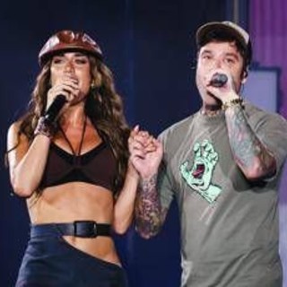 Clara provoca Fedez: &quot;A lui piacciono tanto le mie amiche....&quot;