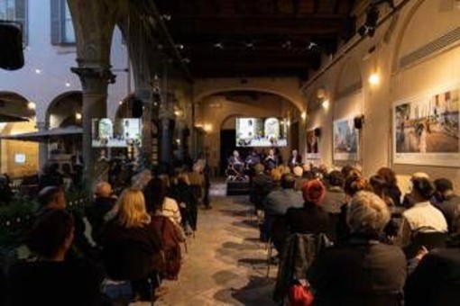 Solidarietà, Fondazione Banco dell’energia celebra i 10 anni con un volume fotografico