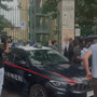 Prof accoltellata a Roma, la testimonianza di uno studente: "Il 13enne indossava casco, ha colpito con coltello e con due pugni" Prof accoltellata a Roma, la testimonianza di uno studente: "Il 13enne indossava casco, ha colpito con coltello e con due pugni"